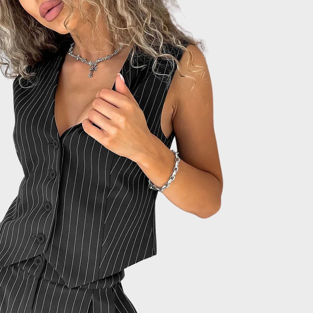 Ensemble rayé femme – gilet chic et pantalon fluide pour un look affirmé