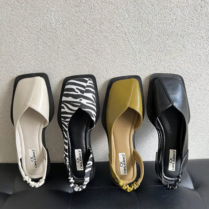Sandales avec embout carré et bride élastique