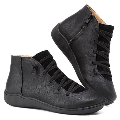 Chaussures Posh Paris Claire noires – bottines intemporelles et polyvalentes avec lacets souples et fermeture éclair latérale.