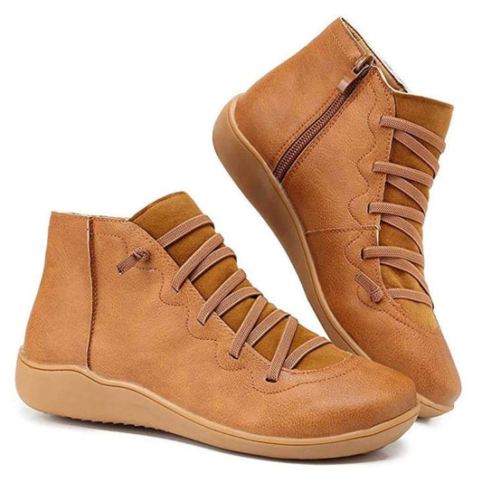 Chaussures Posh Paris Claire marron clair – bottines décontractées et confortables avec lacets souples et semelle ergonomique.